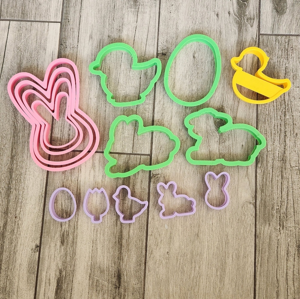 Vintage Wilton Easter Spring Cookie Cutters molds Bunny Duck Egg Lamb 14 Pieces